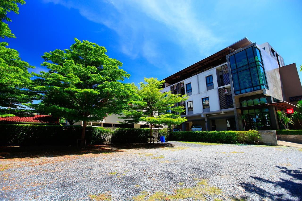 The Plubpla Serviced Apartment Bangkok Exterior foto