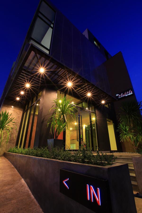 The Plubpla Serviced Apartment Bangkok Exterior foto